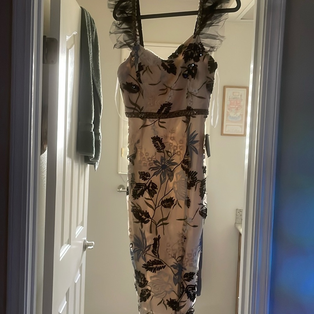 Brand new lulus show stopper embroidered sequin bodycon midi dress XS-cream